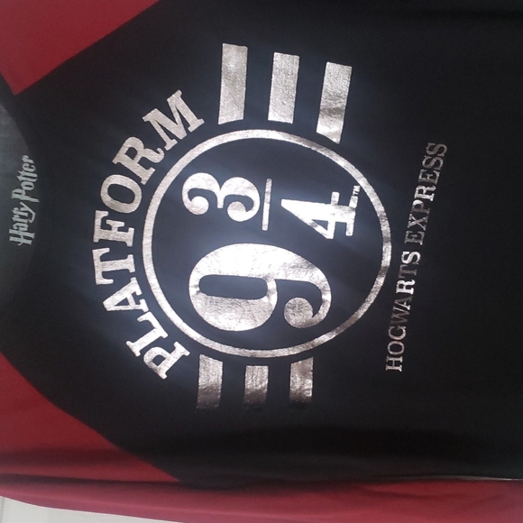 Harry Potter platfrom 9 3/4 teeshirt - Picture 3 of 5